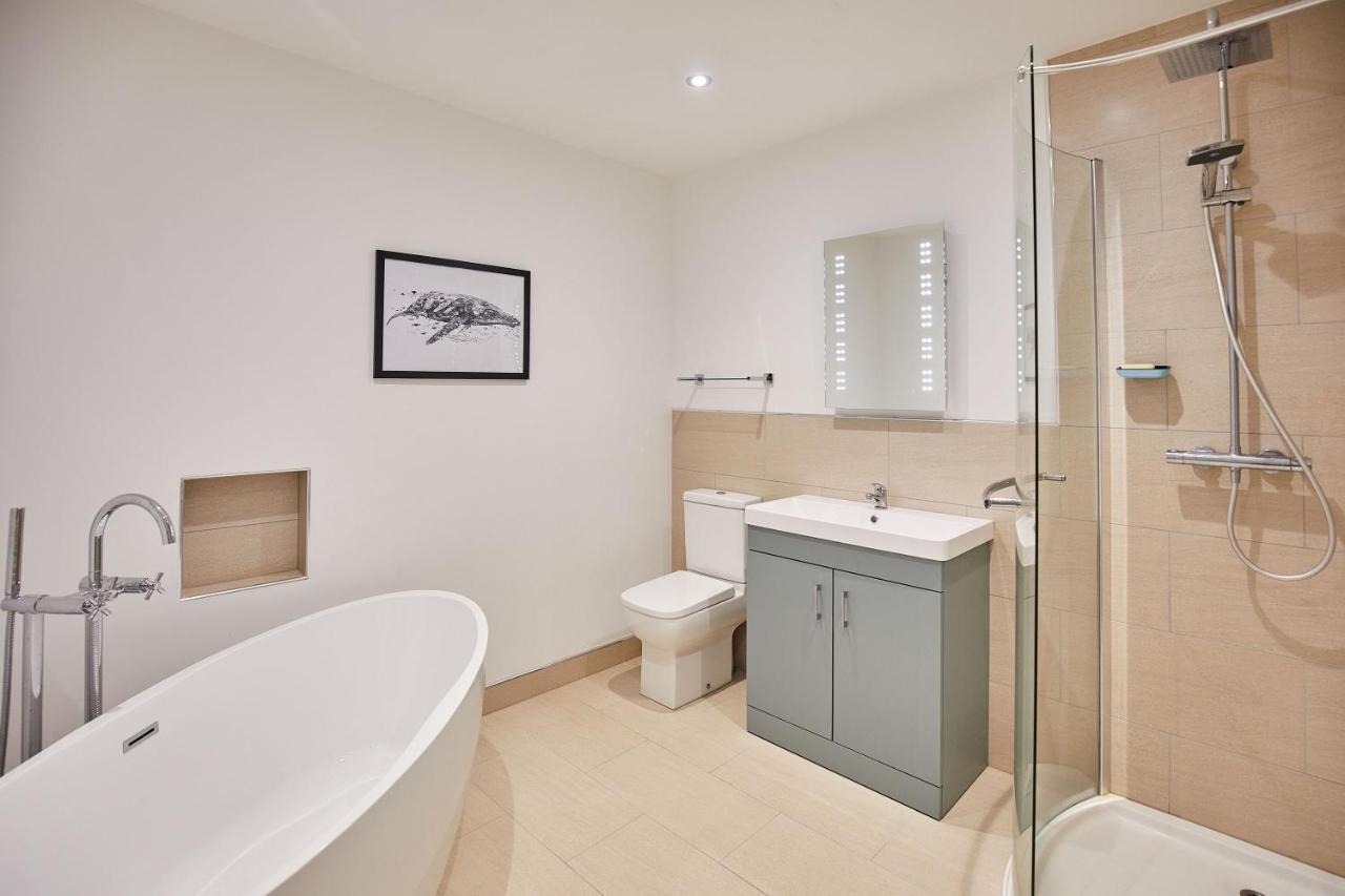 Host & Stay - 4 Metropole Towers Whitby Eksteriør billede